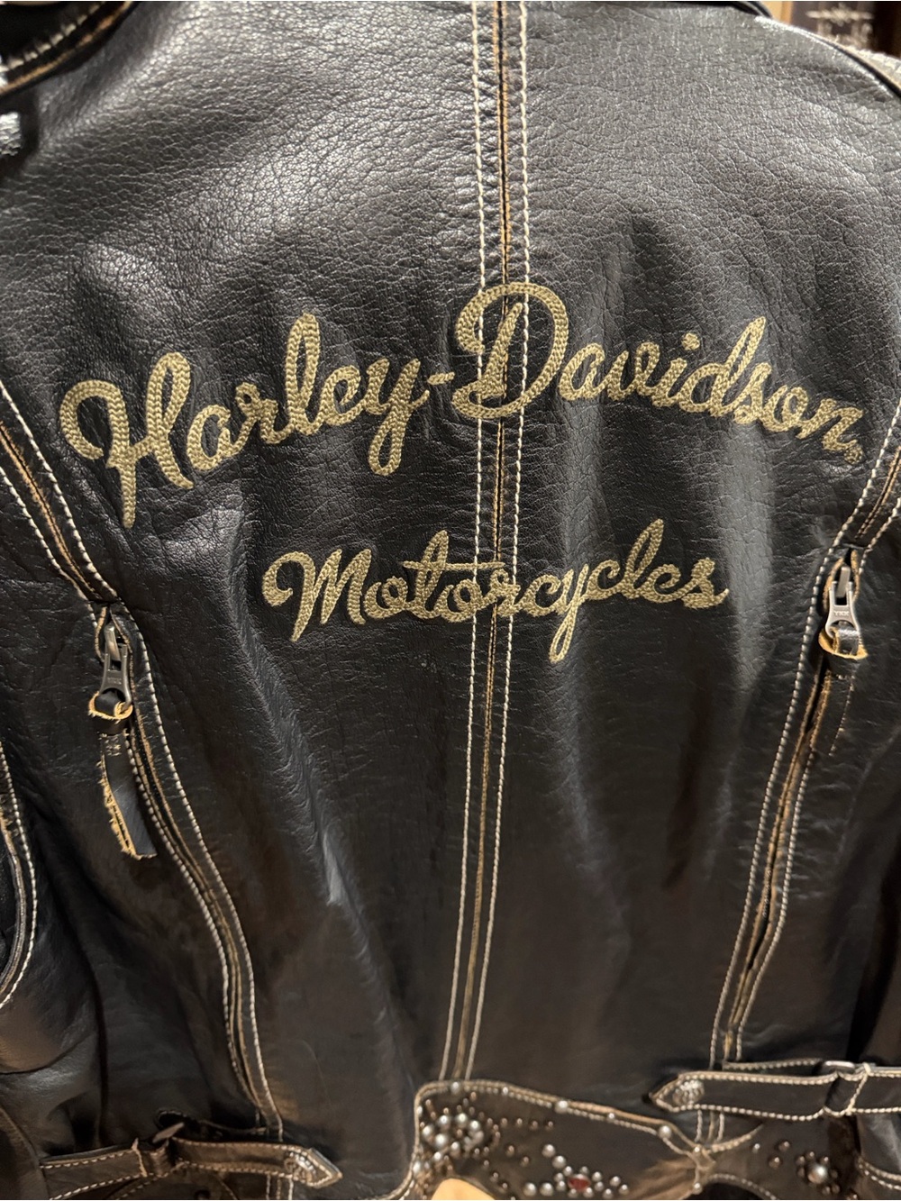 LIKE NEW! Women’s Harley-Davidson Black Leather with Tannish-Gold Script
